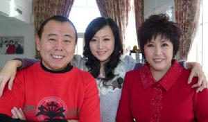 楊雲與丈夫潘長江、女兒潘陽