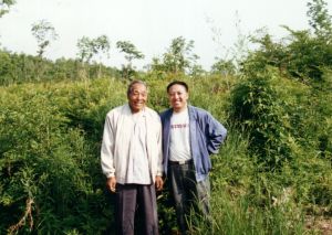 林業英雄馬永順（左）在日月峽國家森林公園