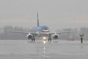 翼下吊掛發動機布局