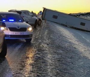 12·27冰島大巴傾翻事故 12·27冰島大巴傾翻事故