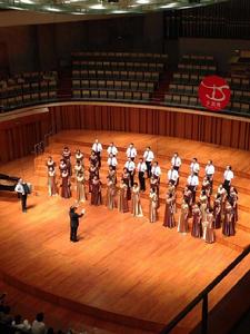 劉信在國家大劇院為合唱作伴奏,榮獲金獎!