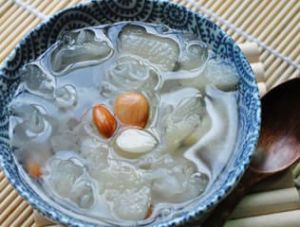 銀耳杏仁湯 銀耳杏仁湯