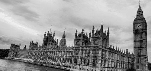 thou[英國休閒鞋品牌]