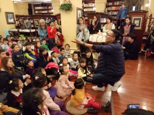 在哈爾濱哥果戈里書店做故事培訓