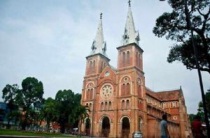 紅教堂[越南胡志明市景點]