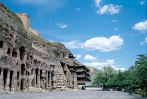 雲岡石窟