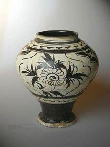 元磁州窯白地黑花罐 元磁州窯白地黑花罐