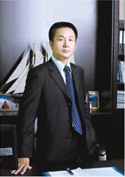 德潤董事長邱建民