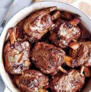 紅燉豬腿 紅燉豬腿