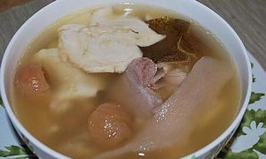 魚膠圓肉淮山水鴨湯 魚膠圓肉淮山水鴨湯