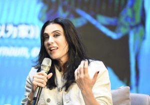 娜丁·拉巴基 娜丁·拉巴基