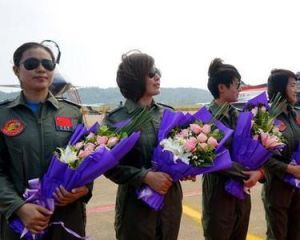 中國殲擊機女飛行員 中國殲擊機女飛行員
