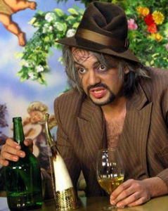 酒鬼[形容好酒貪杯的人]