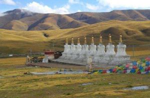 草原八塔 草原八塔