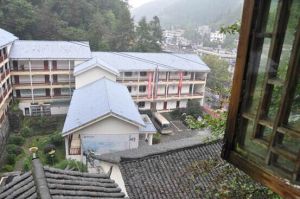 半圍合式的內院具備很靈活的拓展空間