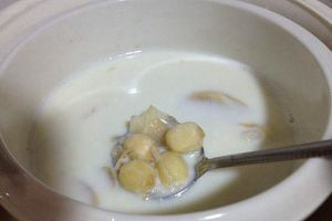 百合冰糖燉花膠