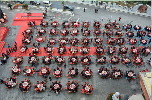 盛大的千人壩壩筵創仁懷百年壯舉