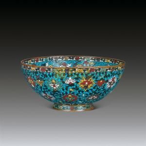 明宣德銅胎掐絲琺瑯纏枝蓮紋碗