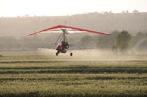 運城市小麥“一噴三防”飛機作業
