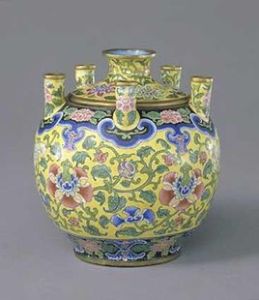 清雍正畫琺瑯六頸瓶 清雍正畫琺瑯六頸瓶