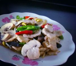 蘑菇炒肉片 蘑菇炒肉片