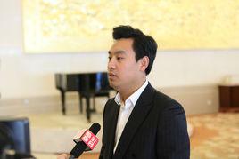 楊帆[華銀金融控股集團董事長]