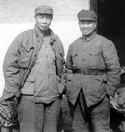 （圖）1948年3月，陳賡同陳士矩在洛陽戰役前線