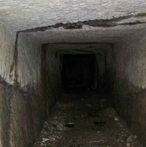 九龍山漢代摩崖墓群