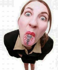 令人尖叫的舌頭紋身