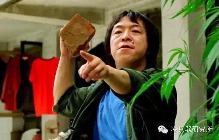 戲說現代冷兵器之王—板磚的使用方法 戲說現代冷兵器之王—板磚的使用方法