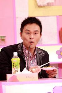 （圖）《美女廚房》錄影--嘉賓張智霖點評菜品