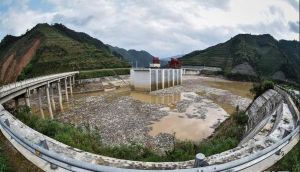 垃圾圍壩 垃圾圍壩