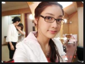 張紫妍個人單照