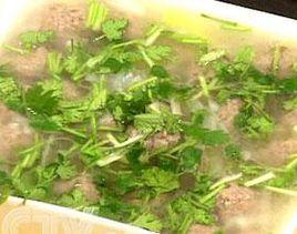 汆牛肉丸子 汆牛肉丸子