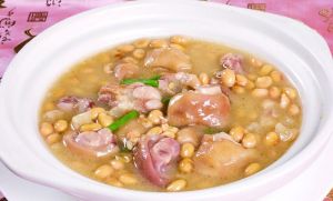 枸杞黃豆燉豬蹄 枸杞黃豆燉豬蹄