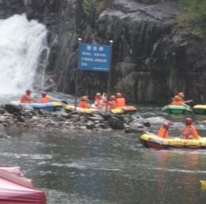 巾仙溪漂流 巾仙溪漂流