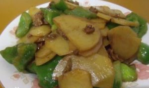 燈籠椒土豆炒肉 燈籠椒土豆炒肉