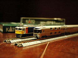 （圖）一組N規格的仙后座列車與EF81電力車頭模型