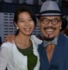 蔡可荔近照（與恩人謝木合影）