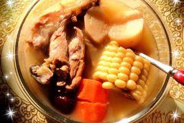 玉米胡蘿蔔淮山骨頭湯 玉米胡蘿蔔淮山骨頭湯