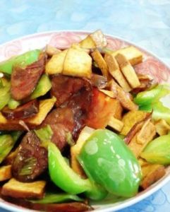 菜椒豆乾炒臘腸 菜椒豆乾炒臘腸