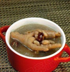 黑豆花生雞腳湯 黑豆花生雞腳湯
