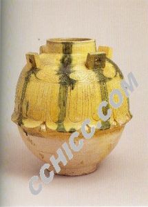 黃釉綠彩瓷罐 黃釉綠彩瓷罐