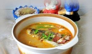 鰱魚豆腐煲 鰱魚豆腐煲