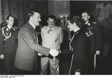 希特勒與漢娜·萊契