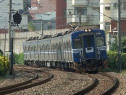 台鐵EMU500型區間車