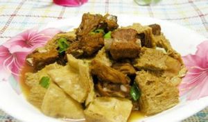 凍豆腐燒排骨 凍豆腐燒排骨