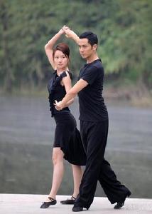 韓雨芹和鍾漢良的舞蹈戲