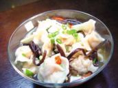 酸辣湯餃