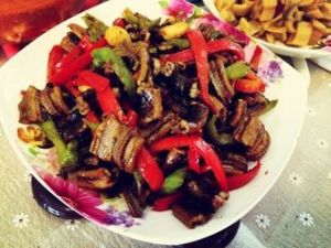 青椒醬香兔 青椒醬香兔